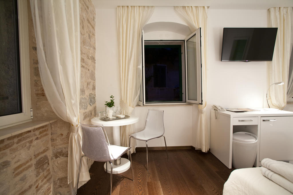 Speruna Luxury Inn Split Værelse billede